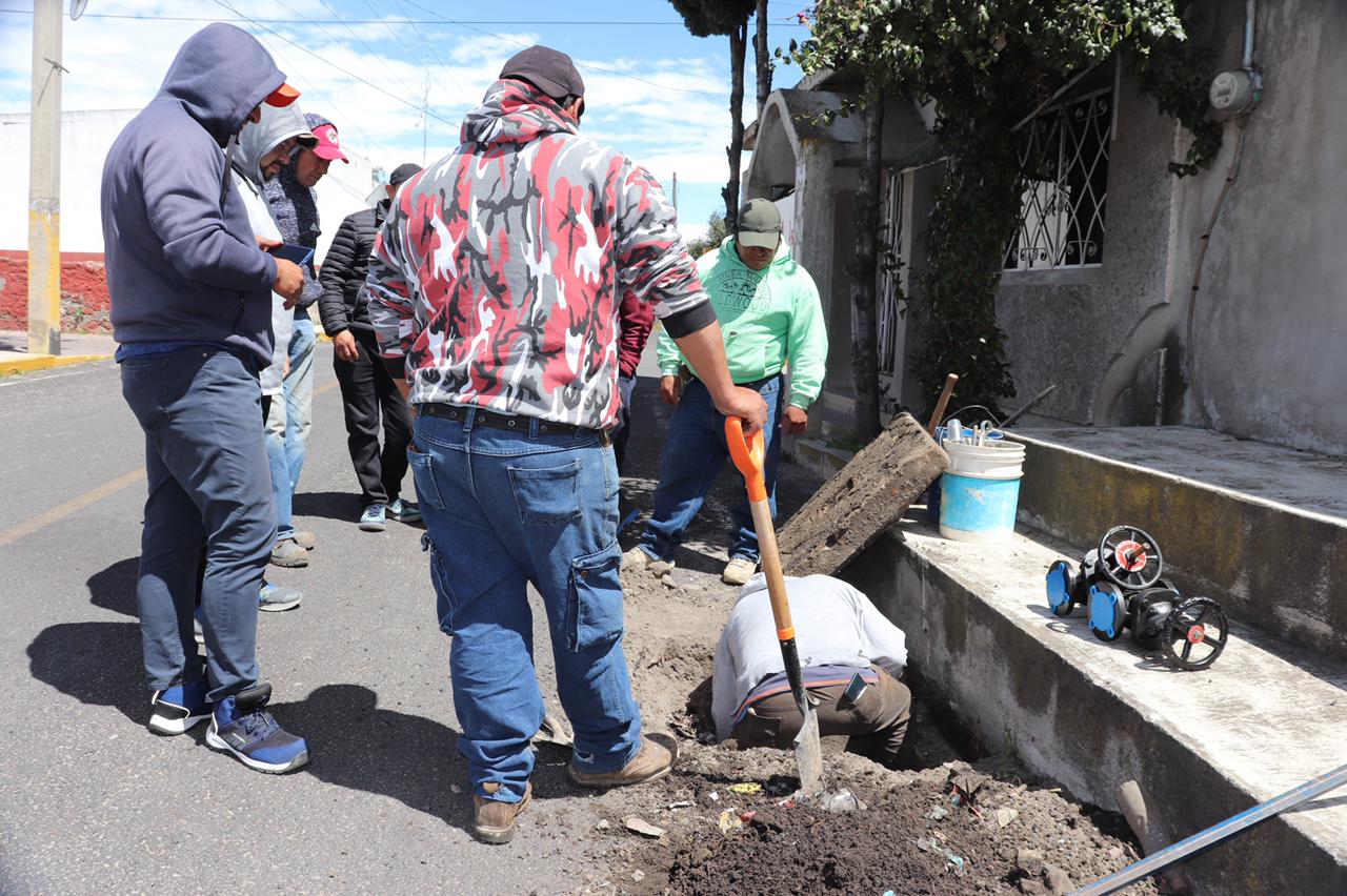 Con trabajos de reparación, Ayuntamiento de Tzompantepec garantiza abasto de agua potable en San Juan Quetzalcoapan